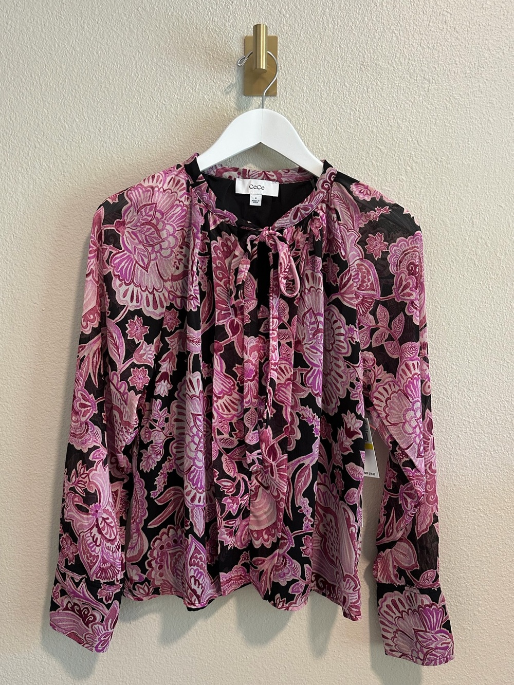 ☀️ New! CeCe Floral Tie Neck Blouse